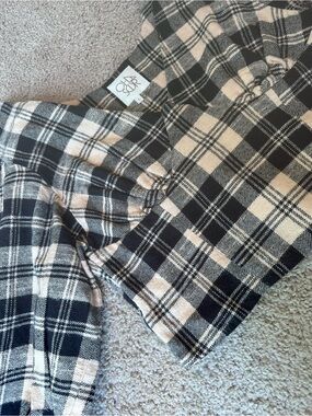 Chaser Black and Cream Plaid Puff Sleeve Blouse
